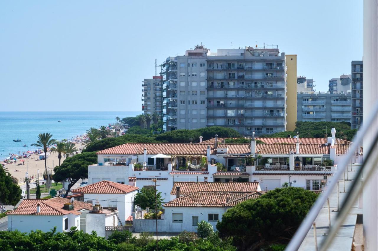 Lovely 2 Bedroom Apartment With Terrace Blanes Bagian luar foto